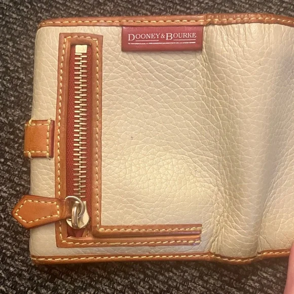 Vintage Dooney & Bourke wallet  All-Weather Leather collection pebbled leather - Picture 7 of 12